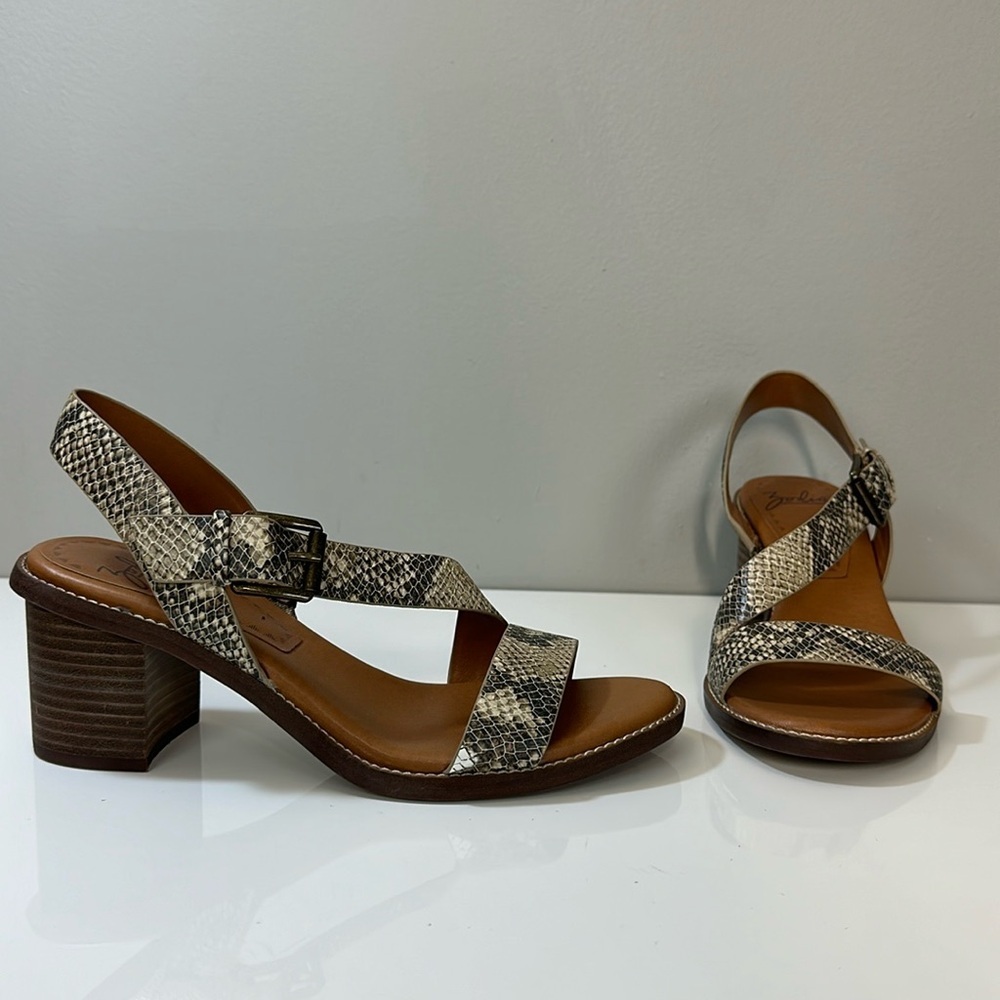 Anthropologie Zodiac Ivy Snake Print Sandals Size 8.5
